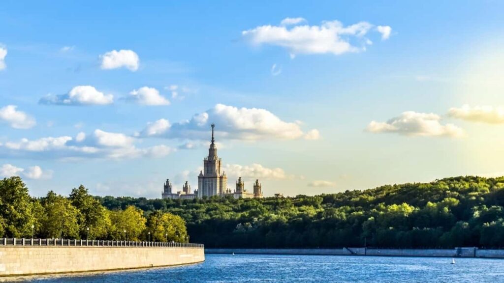 Panduan praktis untuk advertiser Indonesia: menemukan dan mengajak kreator Disney Plus di Republik Dominika untuk kolaborasi kampanye esportsstrategi, platform, dan checklist.