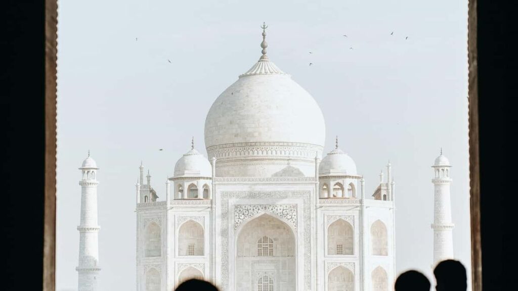 Panduan praktis untuk advertiser Indonesia: cara menemukan dan kerja sama dengan Facebook creators Belgia guna mempromosikan paket tur lokaldengan strategi riset, outreach, dan mitigasi overtourism.