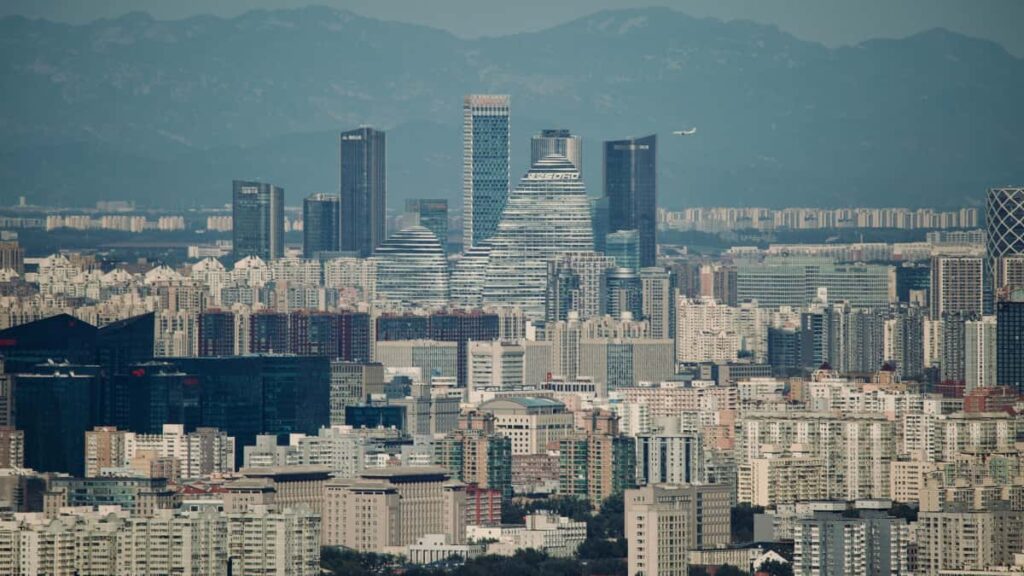 Panduan praktis buat kreator Indonesia yang mau pitch ke brand Jepang lewat LINE: strategi, template pesan, kebiasaan pasar Jepang, dan langkah konkret biar dapat brief review panjang.