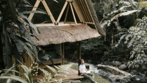 Panduan praktis cari kreator Spotify Lebanon untuk kolaborasi produk co-branded. Strategi sourcing, desain lokal, platform freelance, dan langkah legal yang perlu diperhatikan.