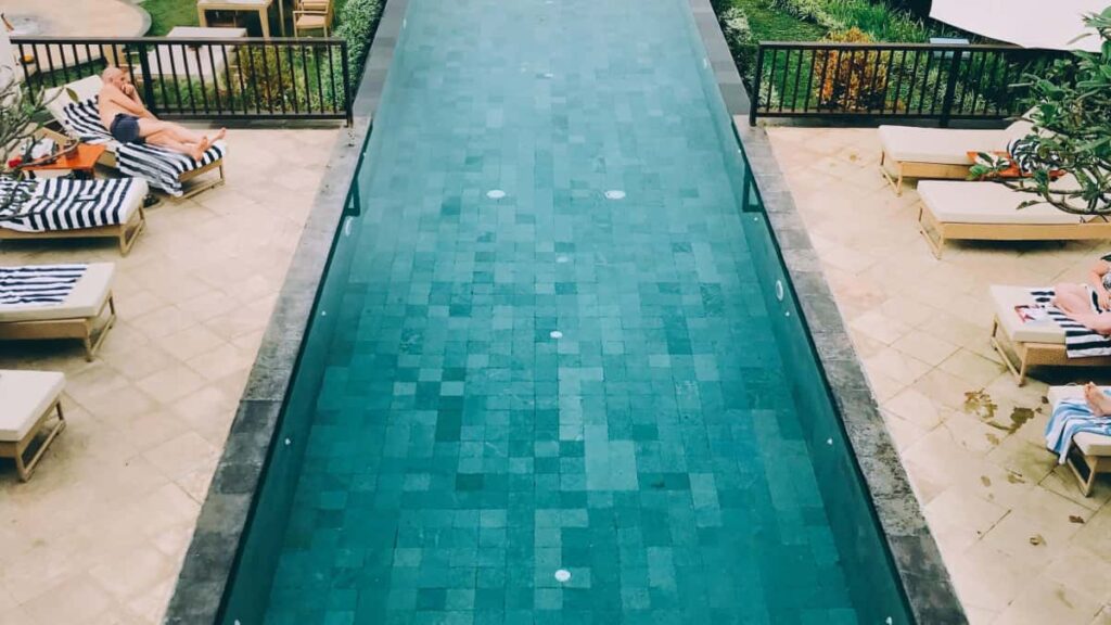 Panduan praktis untuk advertiser Indonesia yang ingin bekerja sama dengan kreator Moj dari North Macedonia lewat kesepakatan fixed-fee langkah sourcing, negosiasi, dan mitigasi risiko.