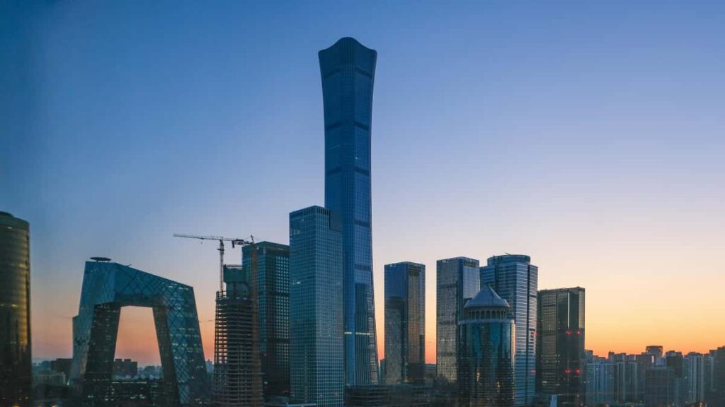 Panduan praktis bagi kreator Indonesia untuk menjangkau brand Rumania di aplikasi Josh via pendekatan sponsor, alat berbayar, dan strategi GEO/SNS yang dilokalkan.