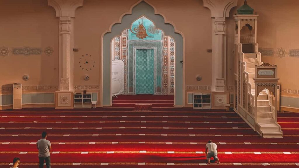 Panduan praktis untuk advertiser Indonesia: cara menemukan dan kerja sama dengan creator LinkedIn Bahrain guna dorong traffic ke aplikasi fitness, lengkap strategi outreach, pesan, dan contoh kampanye.