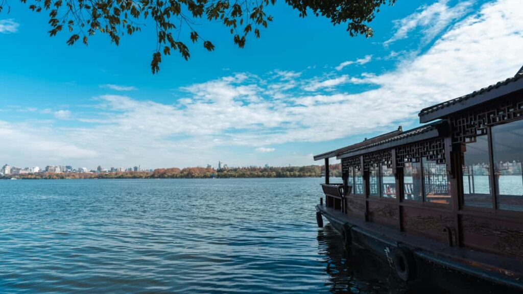 Panduan praktis bagi creator Indonesia untuk menjangkau brand Kanada lewat KakaoTalk, negosiasi partnership, dan tips jadi beauty brand ambassador.